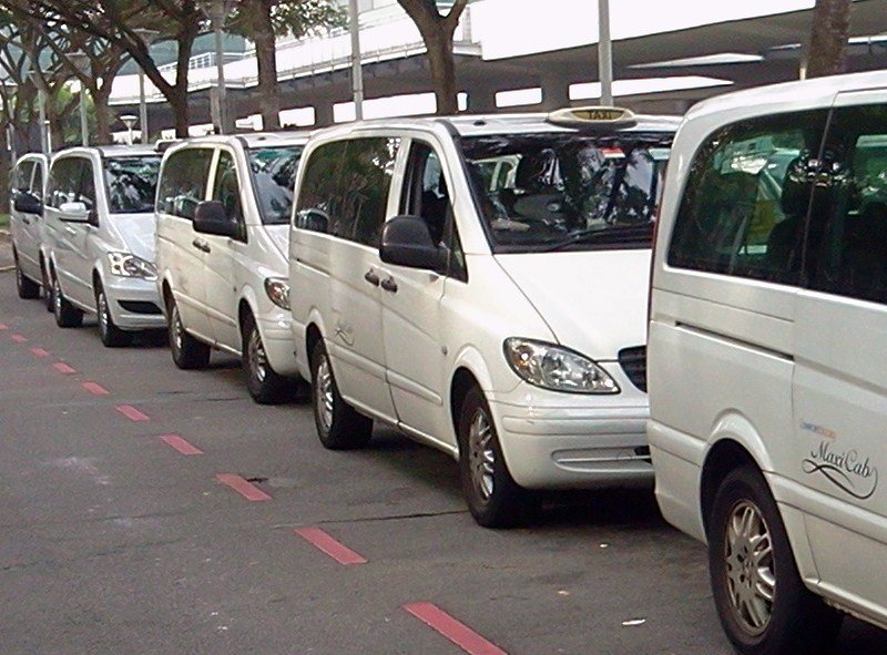 6 seater maxi cab singapore